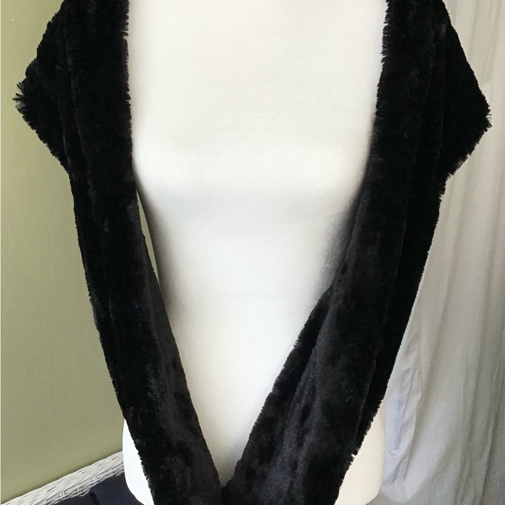 Scarf - Picture 2 of 3
